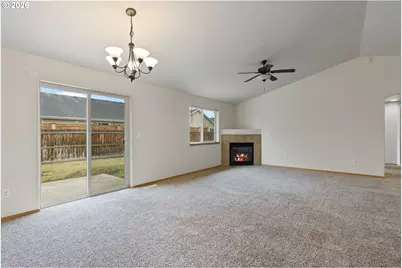 1151 NW 21st Pl, Redmond, OR 97756 - Photo 9