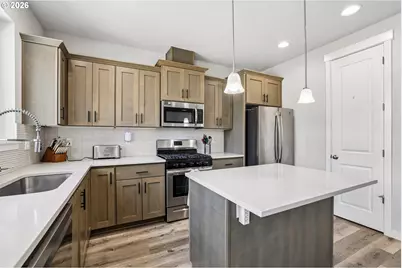 17515 SW Wapato Island Dr, Sherwood, OR 97140 - Photo 13