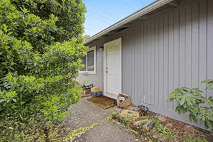 18635 SE Division St, Gresham, OR 97030 - Photo 9