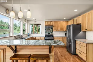 37381 Riverside Dr, Pleasant Hill, OR 97455 - Photo 9