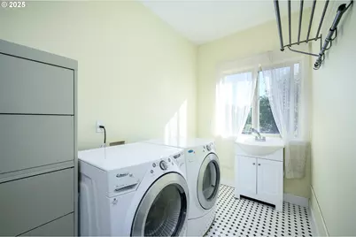 2250 SW Homer Ross Loop, McMinnville, OR 97128 - Photo 31