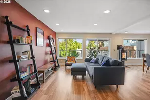 2340 SW Cactus Dr, Portland, OR 97205 - Photo 3