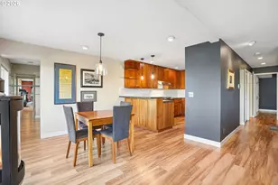 2340 SW Cactus Dr, Portland, OR 97205 - Photo 11