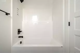 1000 NE 70th Ave, Portland, OR 97213 - Photo 25