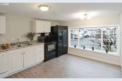 505 Leroy Ave #J, Molalla, OR 97038 - Photo 3