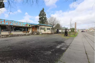 501 NW Douglas Blvd, Winston, OR 97496 - Photo 33