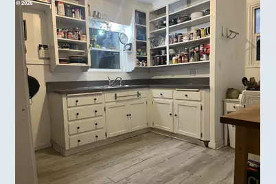 930 14th St, Salem, OR 97301 - Photo 7