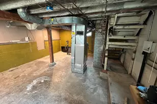 930 14th St, Salem, OR 97301 - Photo 13