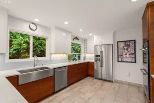 10525 SW 42nd Ave, Portland, OR 97219 - Photo 5