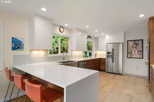 10525 SW 42nd Ave, Portland, OR 97219 - Photo 3