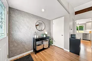 13918 NE Klickitat Ct, Portland, OR 97230 - Photo 5