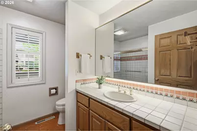 835 Fairway View Dr, Eugene, OR 97401 - Photo 33