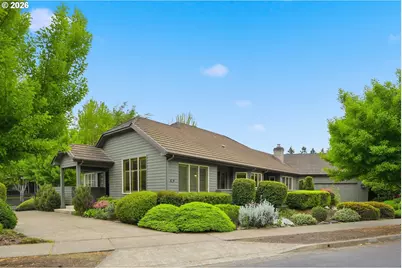 835 Fairway View Dr, Eugene, OR 97401 - Photo 1