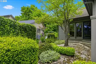 835 Fairway View Dr, Eugene, OR 97401 - Photo 43