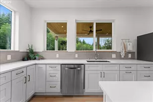 188 Sparrow Ln, Castle Rock, WA 98611 - Photo 13