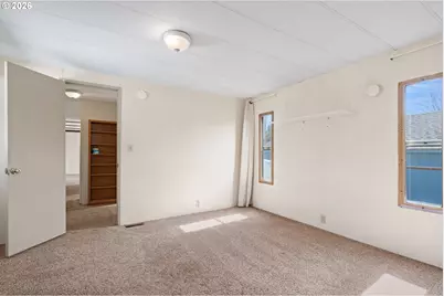 1566 Laura St, Springfield, OR 97477 - Photo 13