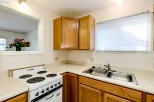 1566 Laura St, Springfield, OR 97477 - Photo 35