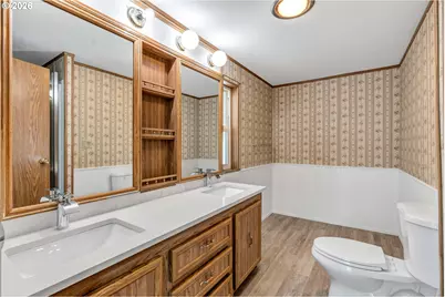 21100 NE Sandy Blvd #6, Fairview, OR 97024 - Photo 23