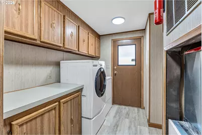 21100 NE Sandy Blvd #6, Fairview, OR 97024 - Photo 15
