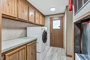 21100 NE Sandy Blvd, Fairview, OR 97024 - Photo 15
