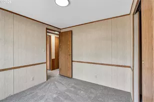 21100 NE Sandy Blvd, Fairview, OR 97024 - Photo 17