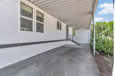 21100 NE Sandy Blvd #6, Fairview, OR 97024 - Photo 25