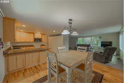 1070 E 15th St, Coquille, OR 97423 - Photo 11