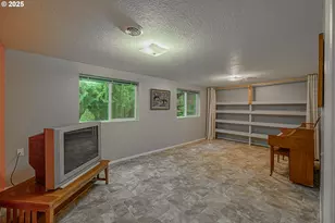 1070 E 15th St, Coquille, OR 97423 - Photo 23