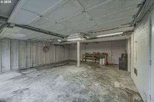 1070 E 15th St, Coquille, OR 97423 - Photo 25