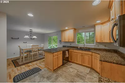 1070 E 15th St, Coquille, OR 97423 - Photo 7