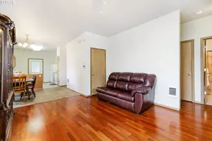 10348 N Barr Ave, Portland, OR 97203 - Photo 9