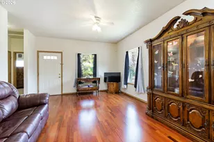10348 N Barr Ave, Portland, OR 97203 - Photo 7