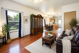 10348 N Barr Ave, Portland, OR 97203 - Photo 5