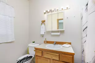10348 N Barr Ave, Portland, OR 97203 - Photo 23