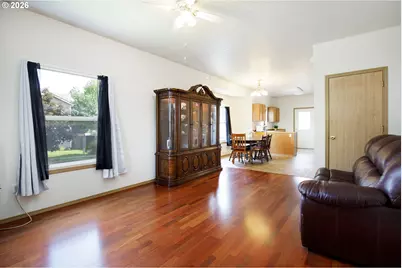 10348 N Barr Ave, Portland, OR 97203 - Photo 5