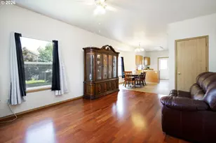 10348 N Barr Ave, Portland, OR 97203 - Photo 5
