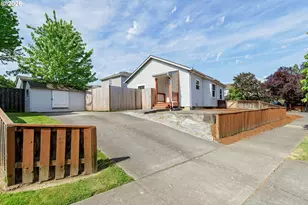 10348 N Barr Ave, Portland, OR 97203 - Photo 31