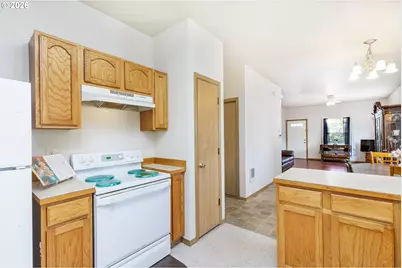 10348 N Barr Ave, Portland, OR 97203 - Photo 17