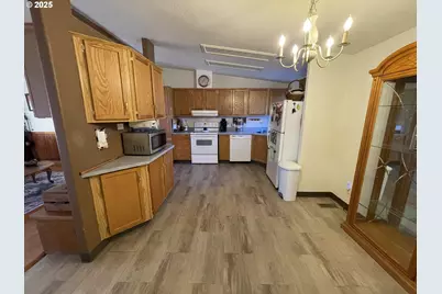 203 Court St, Enterprise, OR 97828 - Photo 13