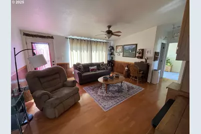 203 Court St, Enterprise, OR 97828 - Photo 9