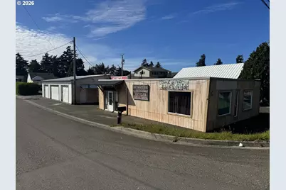 309 Laurel St, Florence, OR 97439 - Photo 1