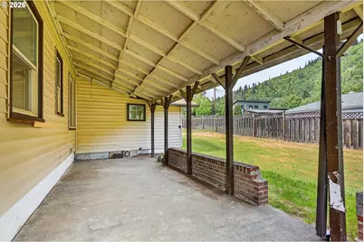 782 NE Center St, White Salmon, WA 98672 - Photo 23