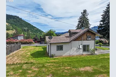 782 NE Center St, White Salmon, WA 98672 - Photo 31