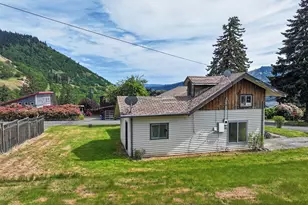 782 NE Center St, White Salmon, WA 98672 - Photo 31