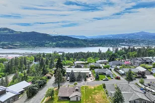 782 NE Center St, White Salmon, WA 98672 - Photo 35