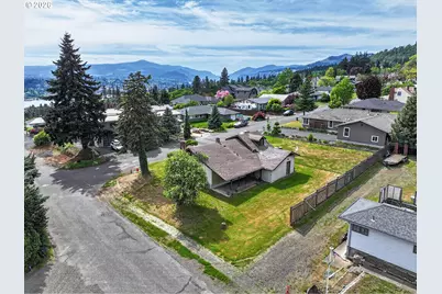 782 NE Center St, White Salmon, WA 98672 - Photo 39