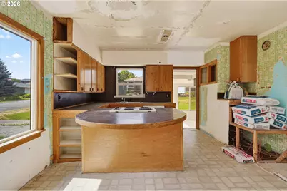 782 NE Center St, White Salmon, WA 98672 - Photo 5