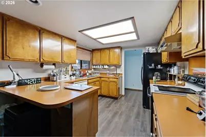 25181 Cheney Dr, Veneta, OR 97487 - Photo 7