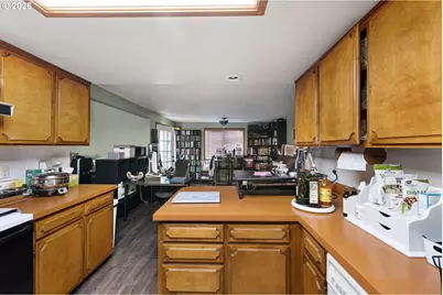 25181 Cheney Dr, Veneta, OR 97487 - Photo 9