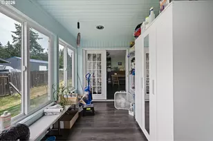 25181 Cheney Dr, Veneta, OR 97487 - Photo 21